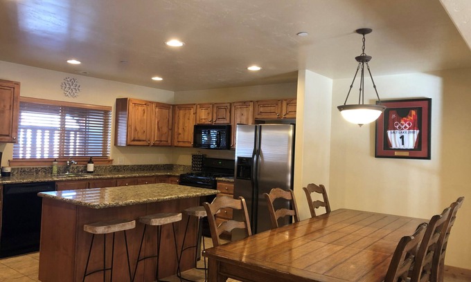 Bear Hollow Village House | View of the Ski Resort! 4bd, 3.5bth, private hot tub, 2 car garage.