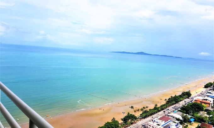 Jomtien Condo | View Talay 8 Large studio apartment with sea view Pattaya