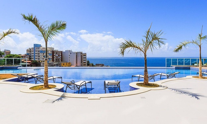 Rio Vermelho Apartment | View to the sea from Rio Vermelho. Infinity pool