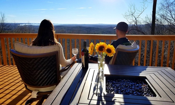 Helen Cabin | Views galore, SPA, game room, FIREPIT, 2 LVNG ROOMS, 2 DECKS