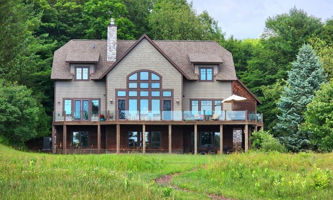 Birchwood Farms House | Views of Lake Michigan-sleeps 6-Birchwood Farms Golf & CC!