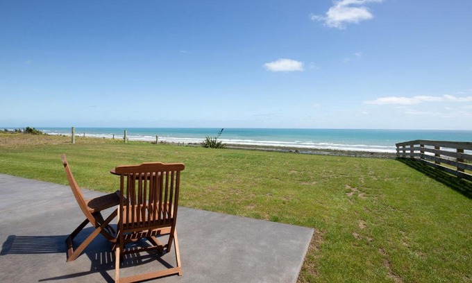 Greymouth House | Views over Tasman, New luxury boutique studio overlooking the Tasman Sea