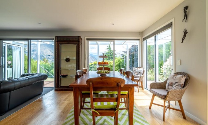 Wanaka House | Views, Space, Comfort, The Perfect Holiday Treat