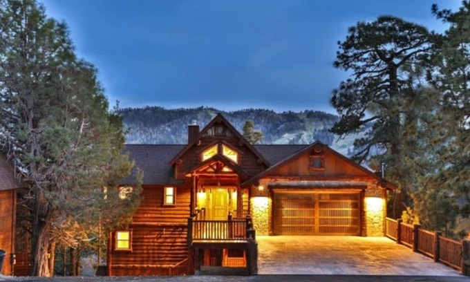Upper Moonridge Cabin | Views! Space! Featured on CBS Staycation Luxury Big Bear Pool Table & Theater