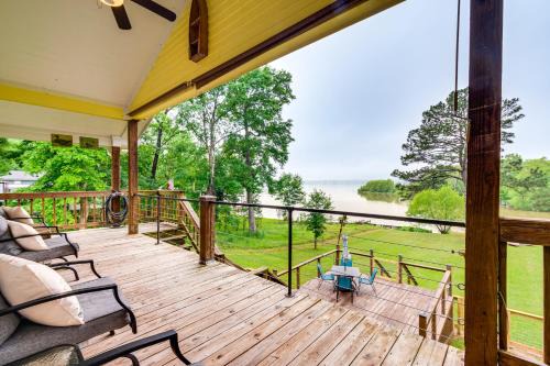 Livingston House | Views, Sunsets and Wildlife Waterfront Gem in Texas