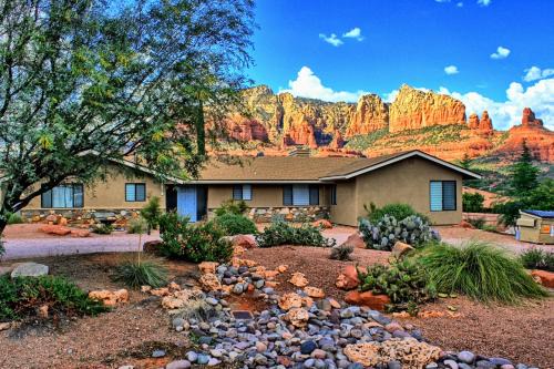 Uptown Sedona House | VIEWS! Uptown Sedona Utopia +Hot Tub