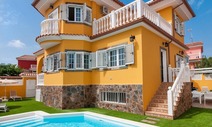 Sonnenland Villa | Villa Comoda | Sonnenland | Spacious Luxury | Private Heated Pool