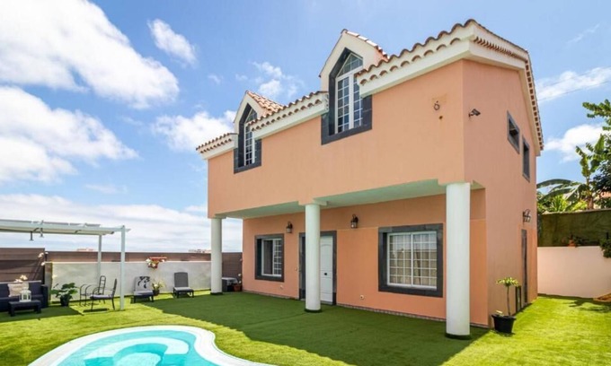 Las Palmas de Gran Canaria Villa | VILLA SAMPEREZ GROUND FLOOR: + Pool + Garden + Barbecue + 2 Bedrooms + 6Pax