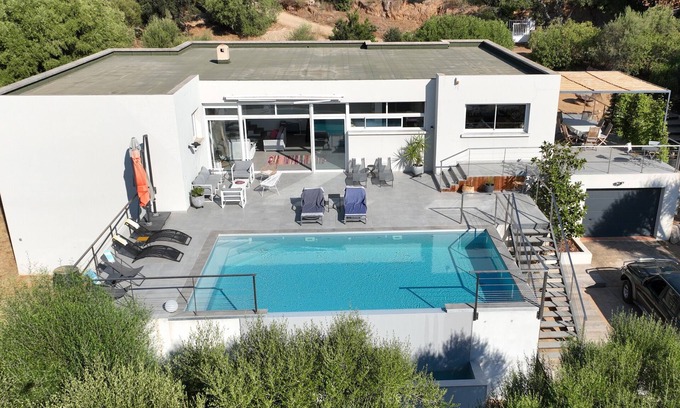 Pinarellu Villa | Villa 6 to 12 pers, swimming pool, 3mn walk to beaches, restaurants & water activities