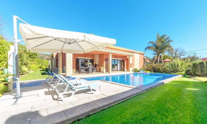 Messines de Baixo Villa | Villa Paraiso - Four Bedroom Villa, Sleeps 8