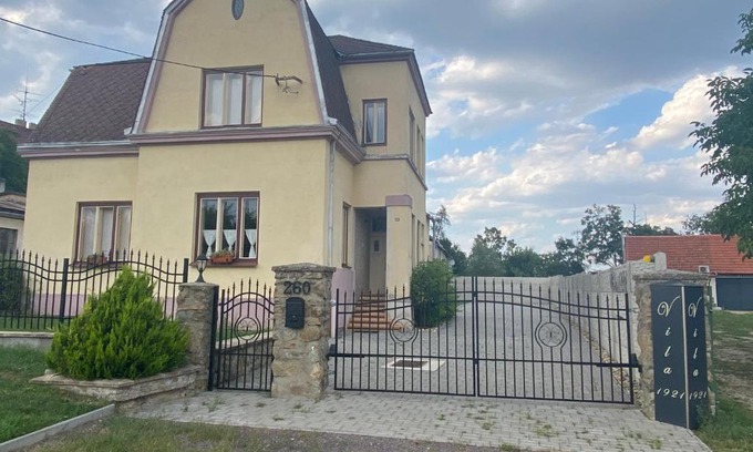 Jevisovice House | Vila 1921