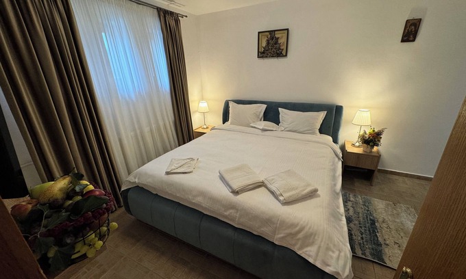 Sinaia Villa | Vila Alisio Sinaia - Beautiful Villa with sauna, fireplace, gym, grill place.