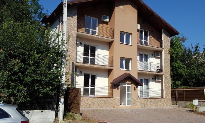 Prajila House | Vila Ana