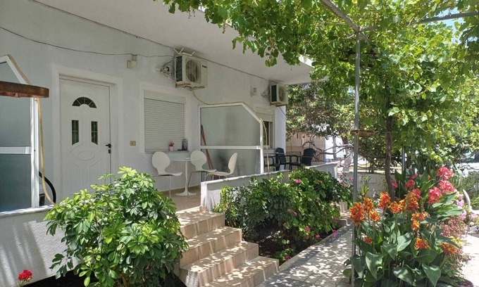 Borsh Apartment | Vila Donald