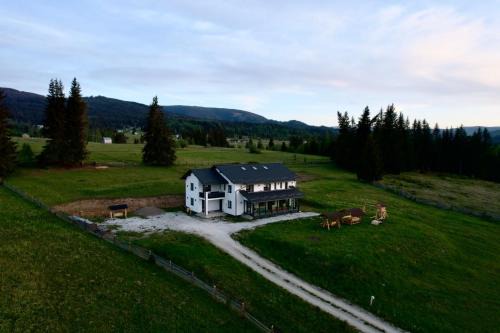 Neagra Sarului House | Vila Dorna Royal