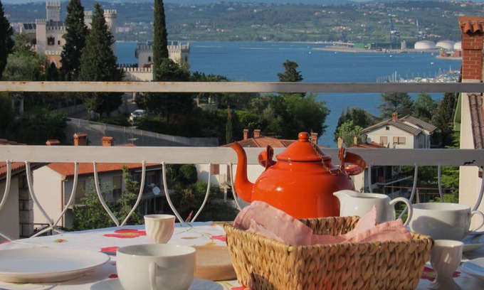 Koper Apartment | Vila Flori - Seaview Apartment, walking distance to beach