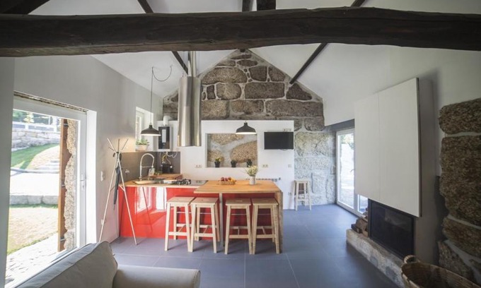 Casteloes House | Vila Fumeiro