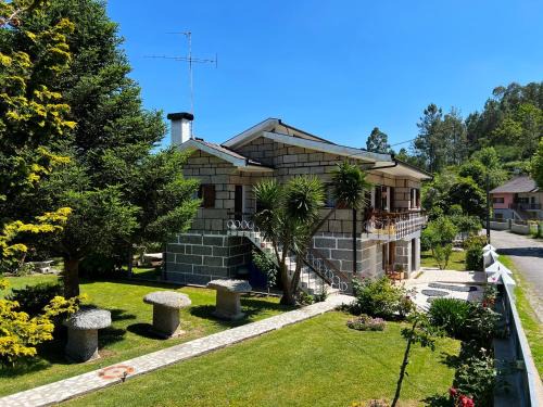 Bouro House | VILA GUIA in Valdreu