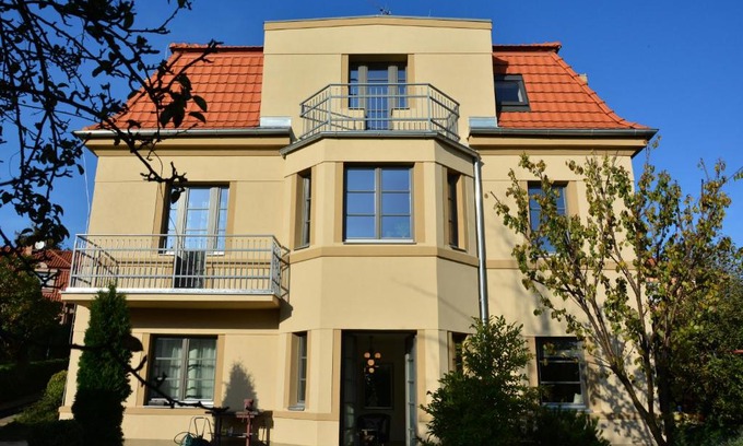 Prague 9 Apartment | Vila Krocinka