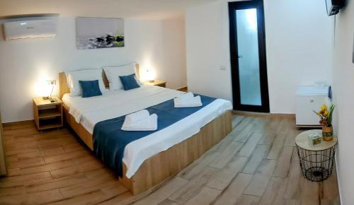 Saturn House | Vila Lorena