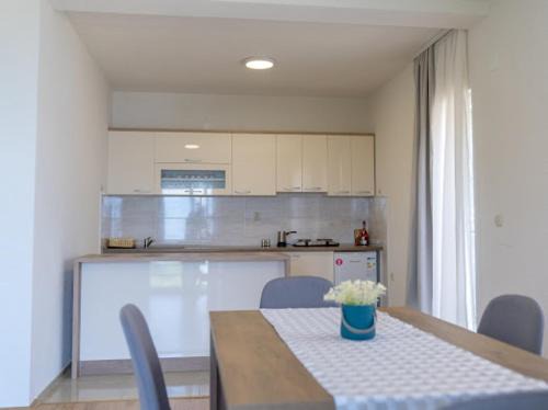 Elshani Apartment | VILA NAUM