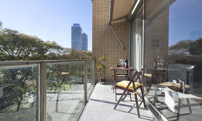 La Vila Olimpica del Poblenou Apartment | Vila Olimpica Skyline