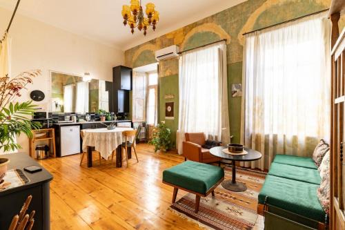 Kyrgyzstan Apartment | Vila Town