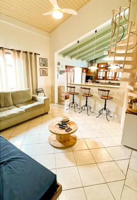 Agua Branca House | Vilamaruá Casa próximo da praia do Perequê com garagem e churrasqueira