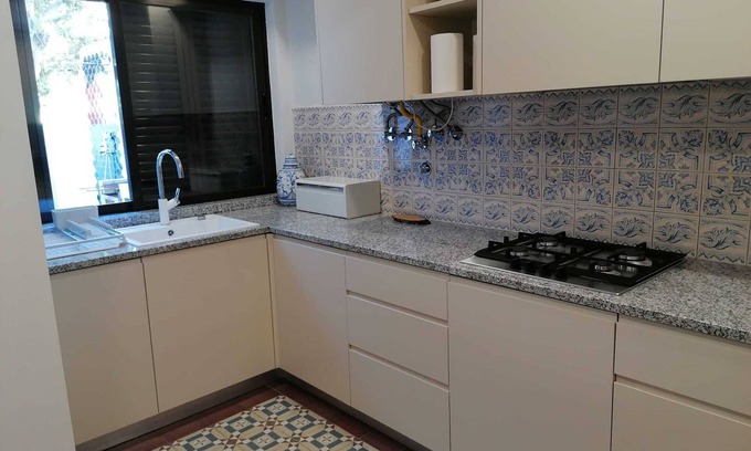 Vilamoura Villa | Vilamoura Marina -V2 Duplex - backyard & bbq & pool&beach