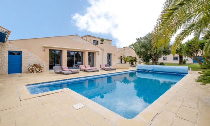 Saint Nazaire sur Charente Villa | Villa Boyard - Pour 10 avec piscine privée et jacuzzi