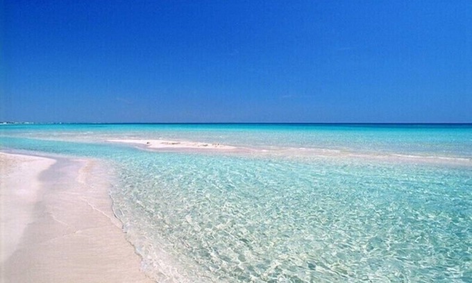 Baia Verde Villa | Villa in residence ideal for families 5 minutes walk from the beaches