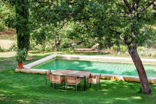 Ansouis Villa | Villa élégante avec piscine privée à Ansouis, vues montagne