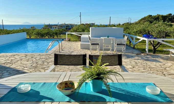 Pyrgos Villa | Villa 1 - Betty's Villas in Leventochori