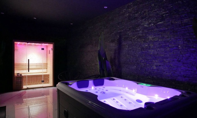 Egriselles-le-Bocage Villa | Villa 1h15 from Paris, with swimming pool, Spa & Sauna