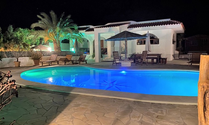 Cala Vadella Villa | Villa 1ºQuality in Natural Park, Biliard, Table-Tennis, Jacuzzi, Beaches, Sunset