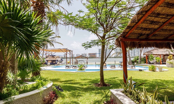 Punta Cancun Villa | Villa 3: Wonderful Villa overlooking Laguna Nichupte