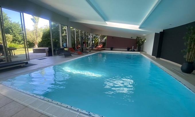 Saint-Renan Villa | Villa 350m2 Piscine Intérieure Chauffée, Spa, Fitness, 10min mer