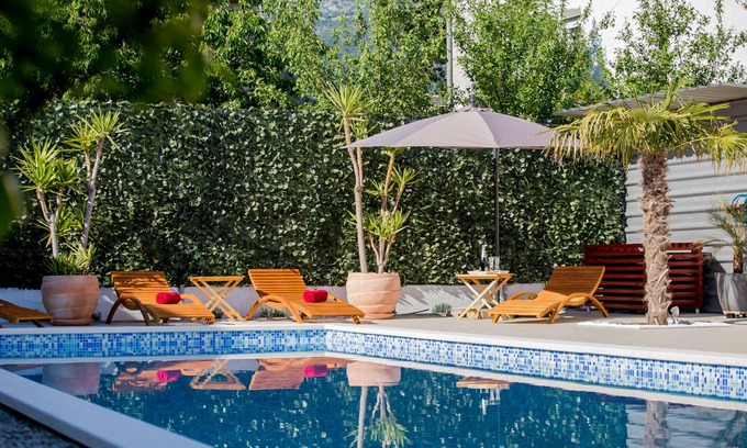 Kastela Villa | Villa 4 Bedrooms Private heated Pool 100m From The Sea