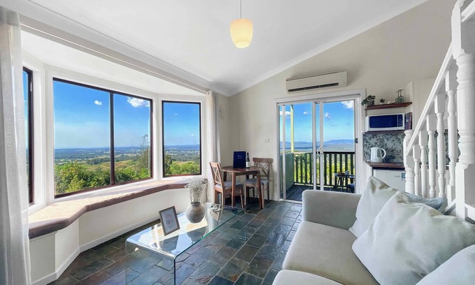 Mount View Villa | Villa 4 @ Bimbadeen Estate - Split level villa with sensational views all around - just for 2!