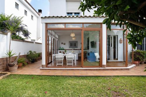 Chiclana de la Frontera Villa | Villa 4 Pinos