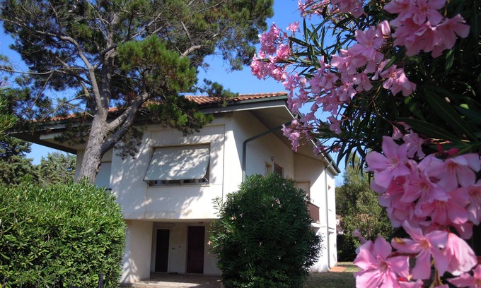 Giannella Villa | Villa 50 meters from the beach Giannella, large private garden