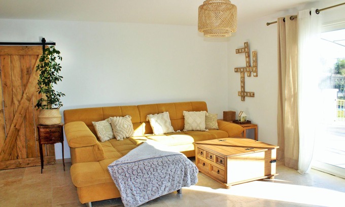 Cucuron Villa | VILLA 6 pers JACUZZI and swimming pool at the foot of the LUBERON