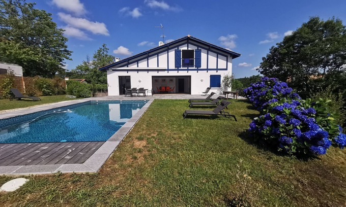 Bassussarry Villa | Villa 8 Couchages Avec Piscine Proche Biarritz