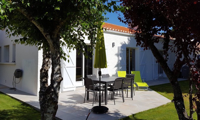 Les Sables d'Olonne House | VILLA 800m FROM THE BEACHES OF SABLES D'OLONNE - 6 PEOPLE - 115 m² WIFI