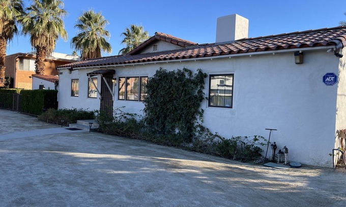 Downtown Palm Springs Villa | Villa A- 2bed/2bath with kitchen, dining&living rooms, in downtown Palm Springs!