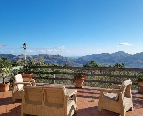 Castelbuono Apartment | Villa Acanthos Panoramic Terrace