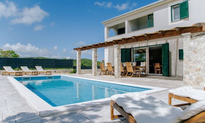 Marina Villa | *Villa Admiral: Your Idyllic Retreat in rural area of Trogir hinterland*