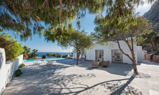 Kamari Villa | Villa Adrali, 4 bedrooms, private pool