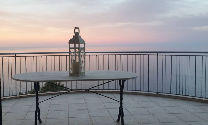Kymi-Aliveri House | Villa Aegean Balcony