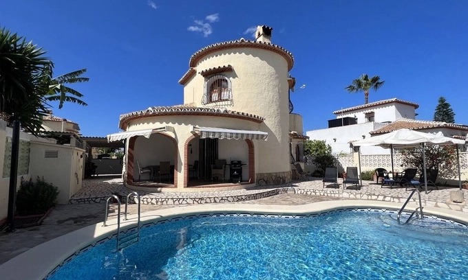 Els Poblets Villa | Villa al Mar, Els Poblets, top location and facilities, pool, WiFi, parking